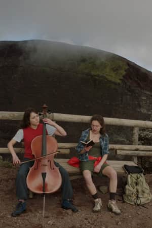 L’ambasciatore, la danzatrice e il vulcano