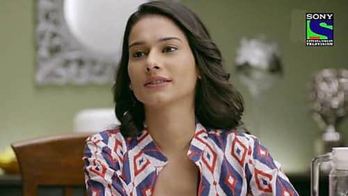 Arjun Steals Maya's Film Passes