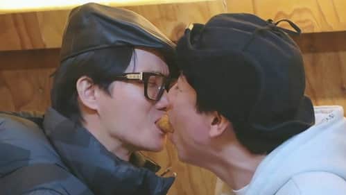 The First Night of Six Guys' School Trip