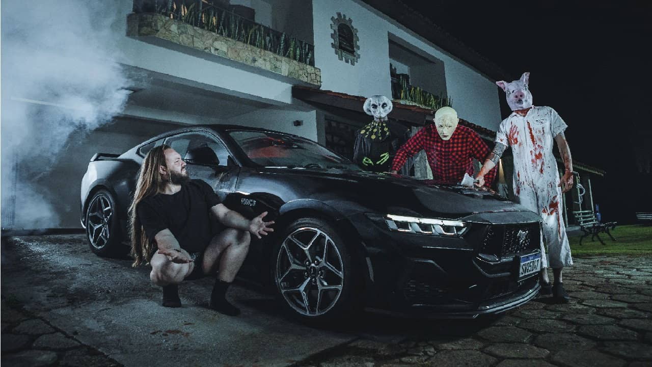 Mustang em O Halloween backdrop