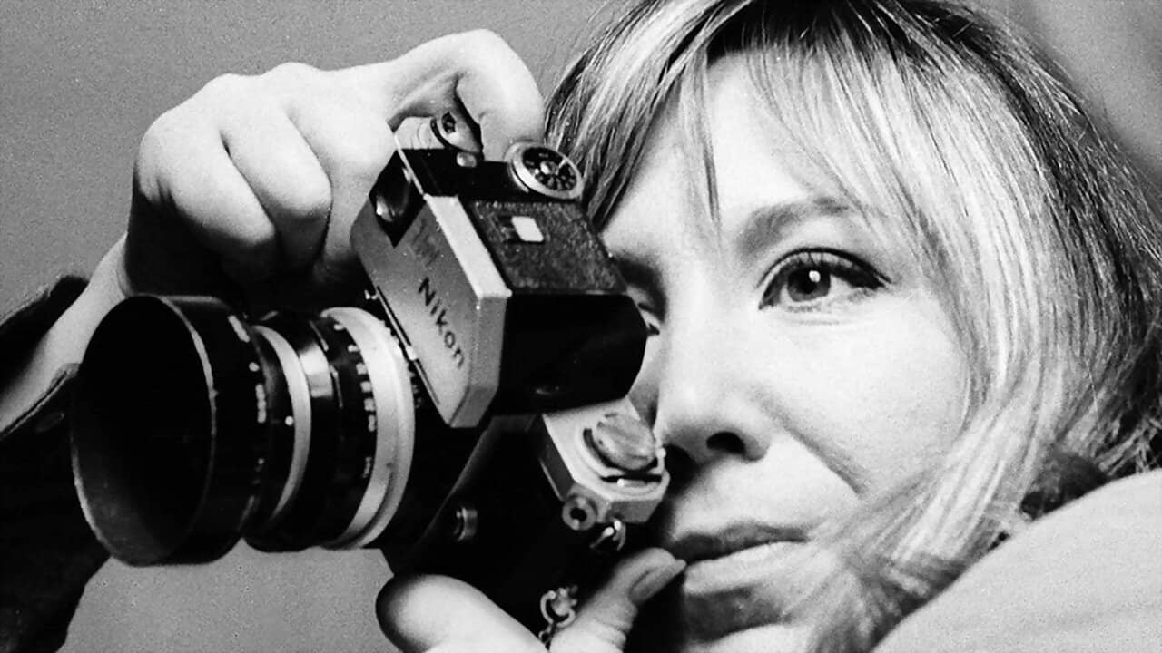 Joana Biarnés, una entre tots backdrop