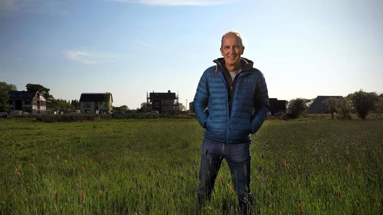 Grand Designs: The Streets backdrop