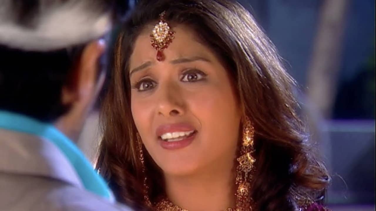 Zaara backdrop