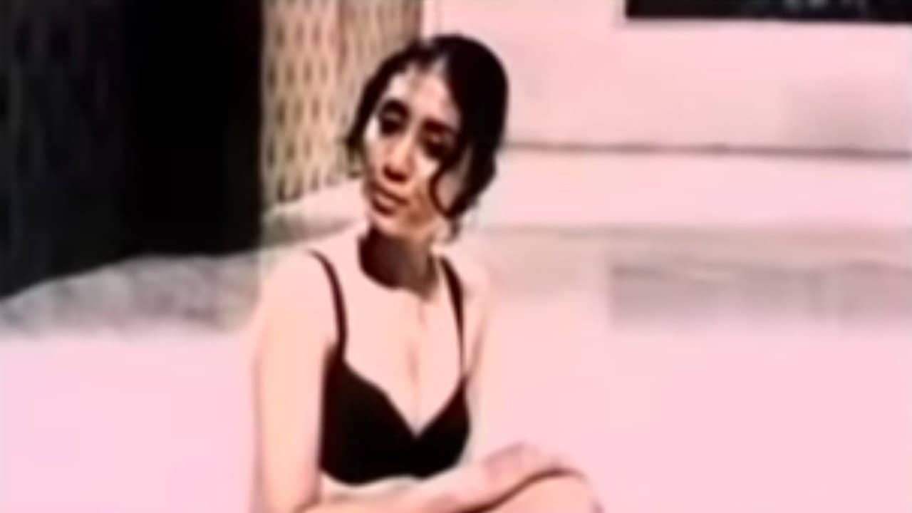 Inem Pelayan Sexy backdrop