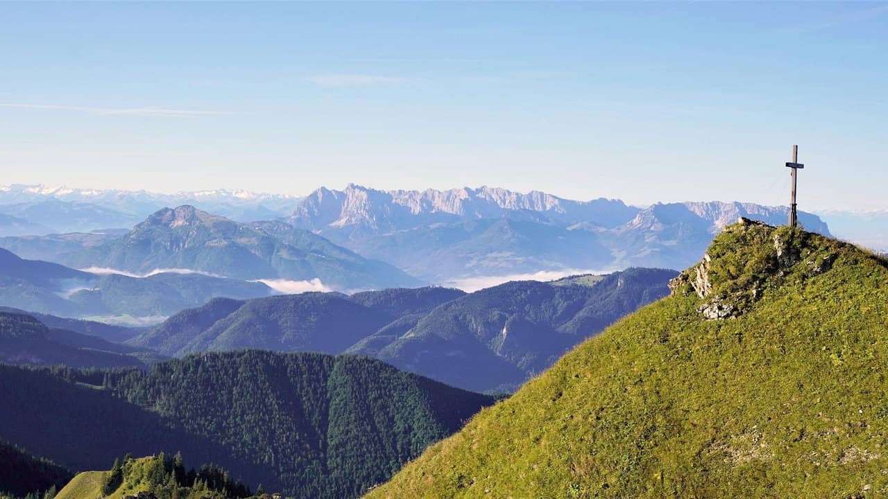 Durch das bayerische Alpenland backdrop
