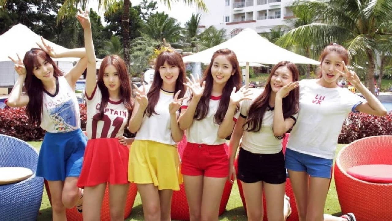 GFriend's One Fine Day backdrop