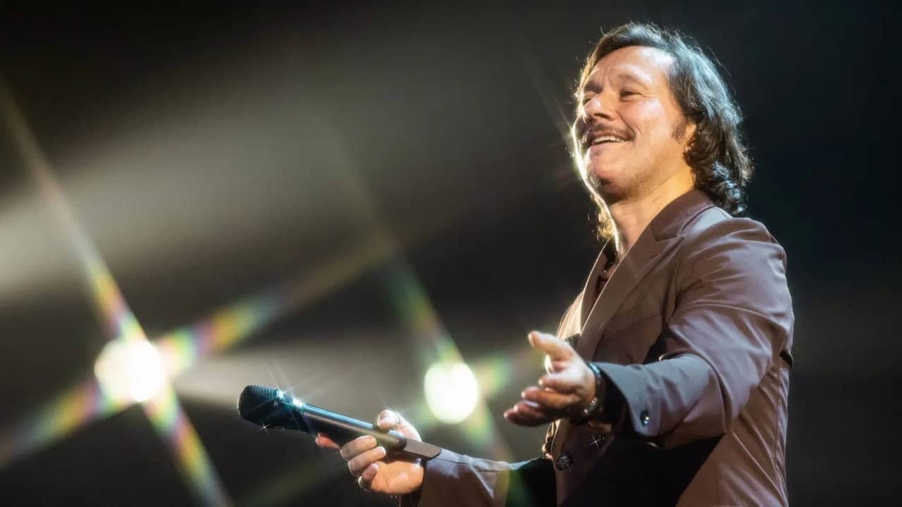 Diego Torres: Sinfónico backdrop