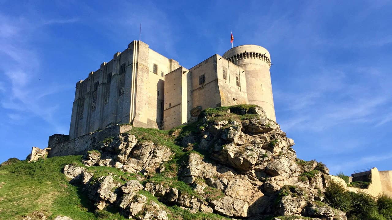 The Glorious Story of Castles backdrop