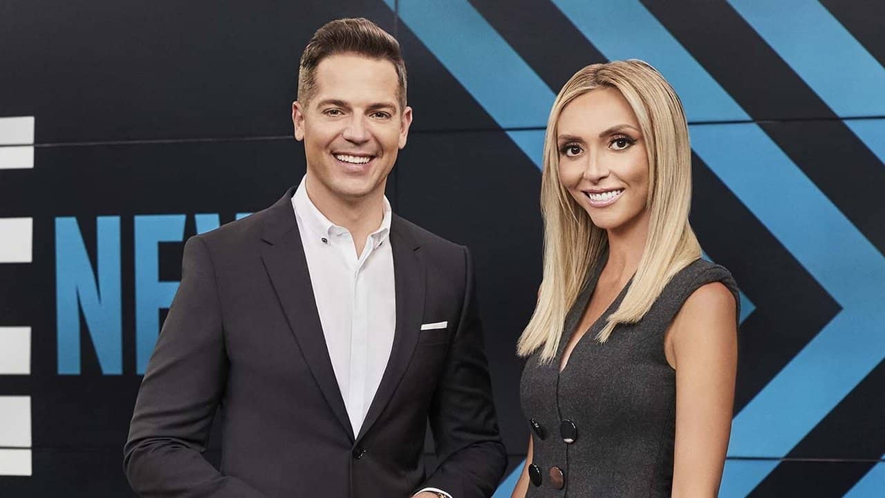 E! News backdrop