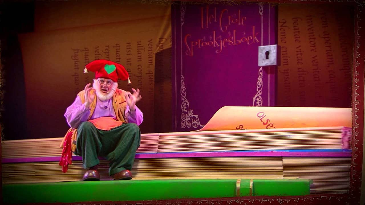 Plop Show: The Book Of Fairy Tales backdrop
