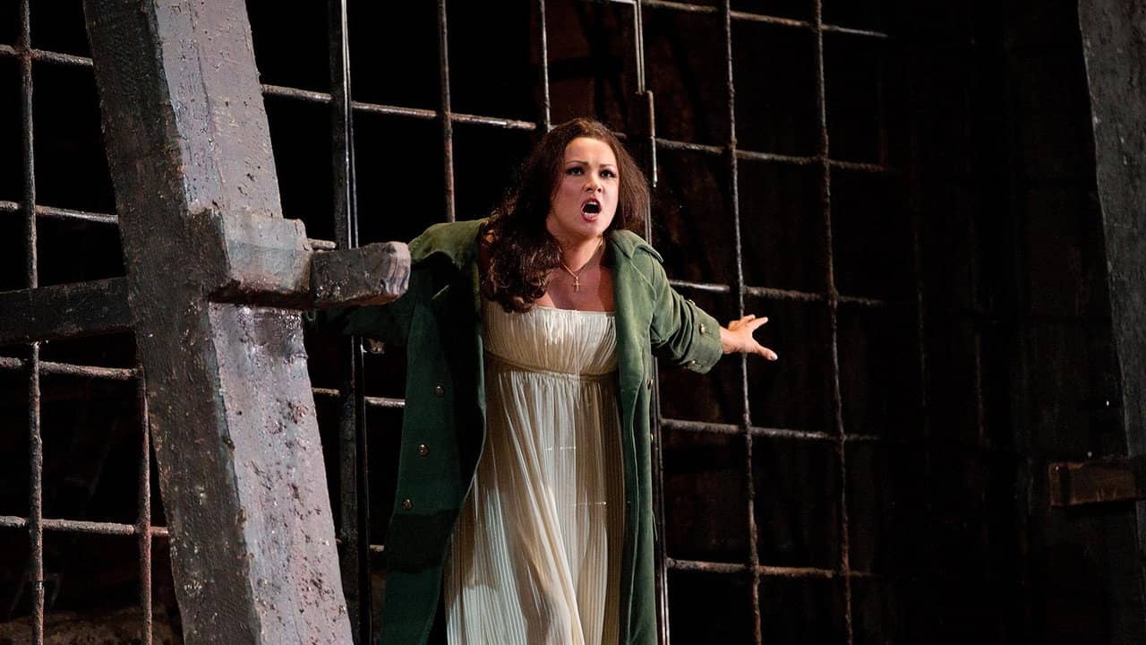 The Met — Il Trovatore backdrop