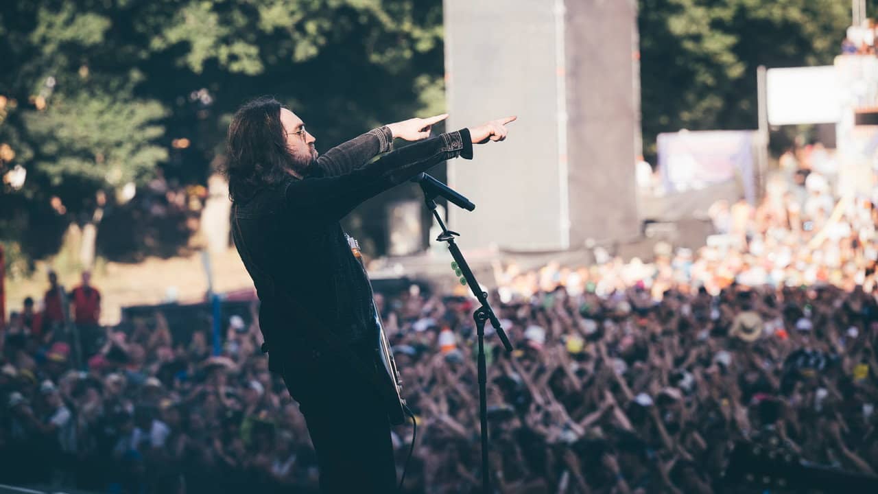 Matmatah en concert aux Vieilles Charrues 2022 backdrop