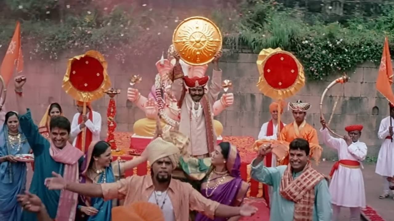 Uladhaal backdrop