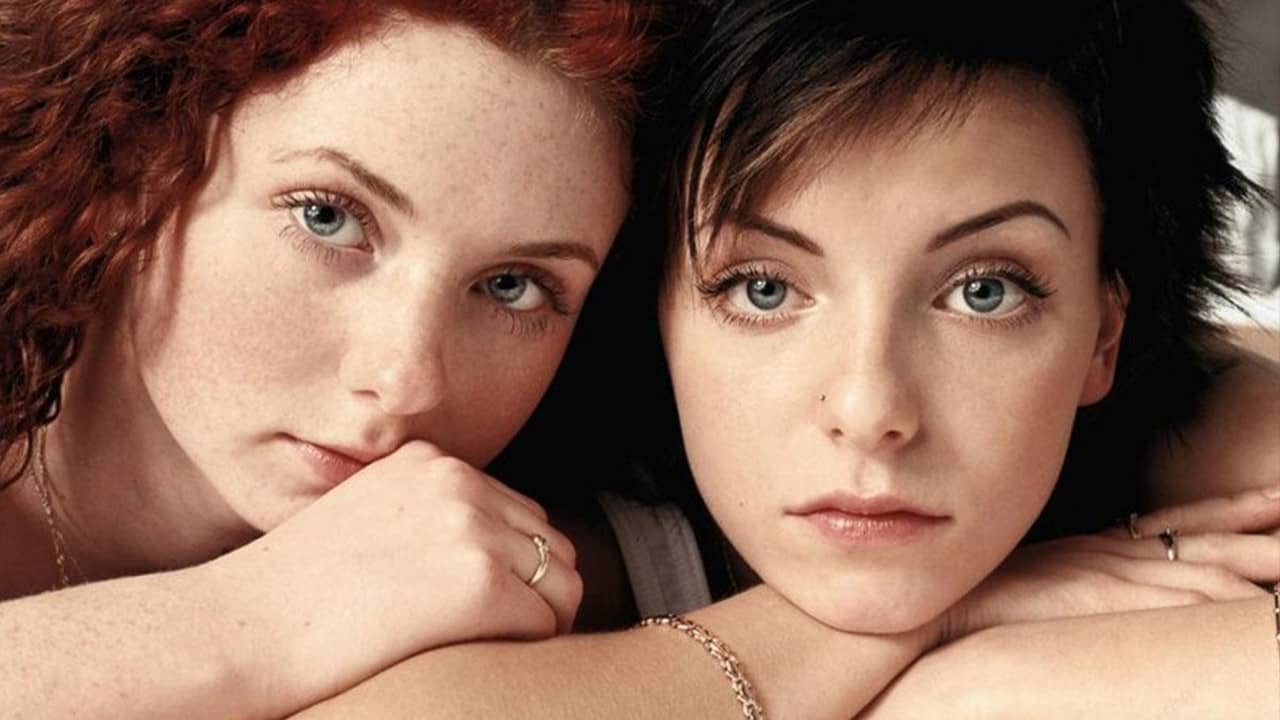t.A.T.u. Live in Romania backdrop