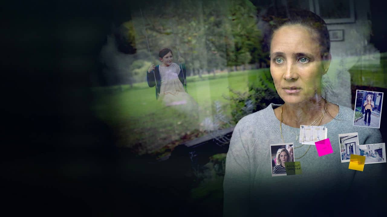 Pour Emma backdrop