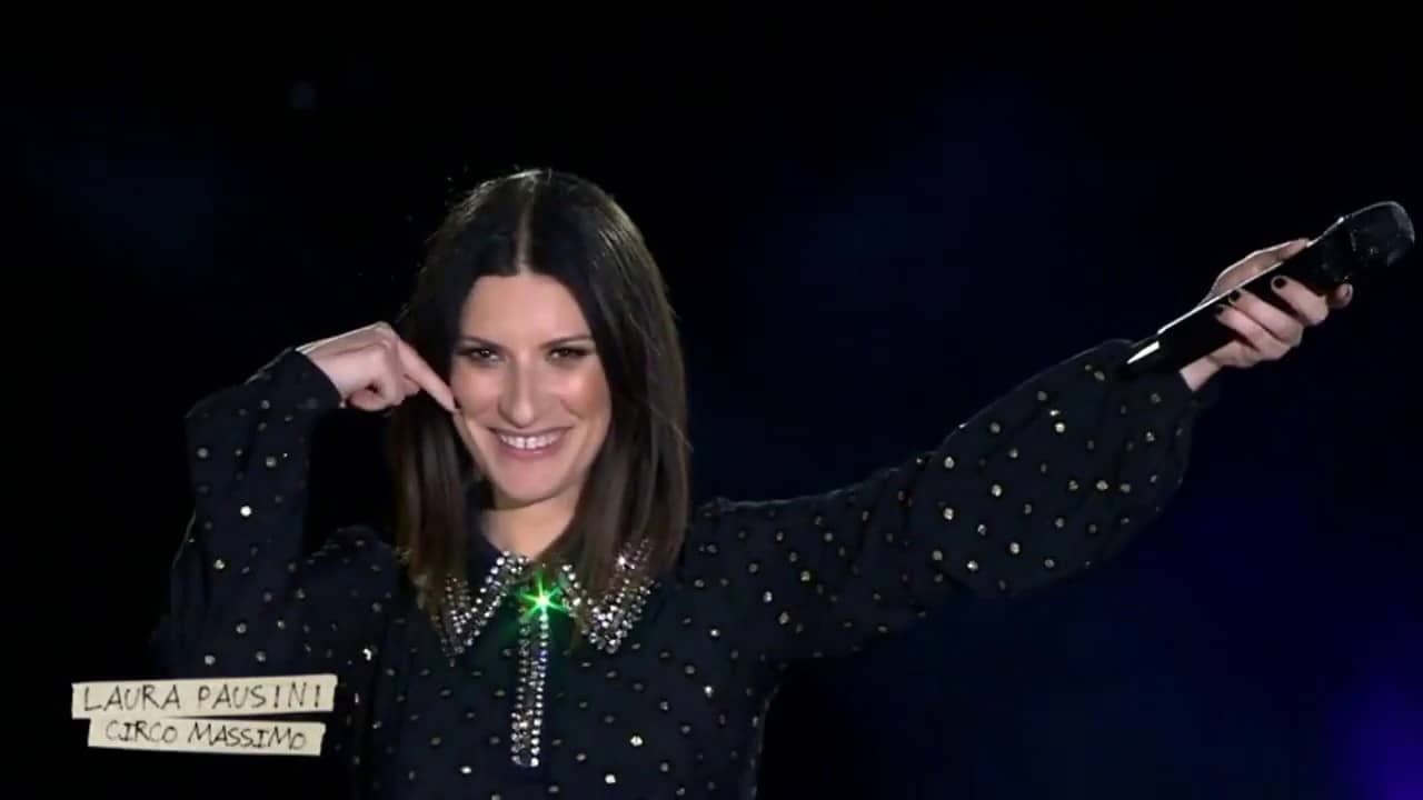 Laura Pausini - Fatti Sentire World Tour 2018 backdrop