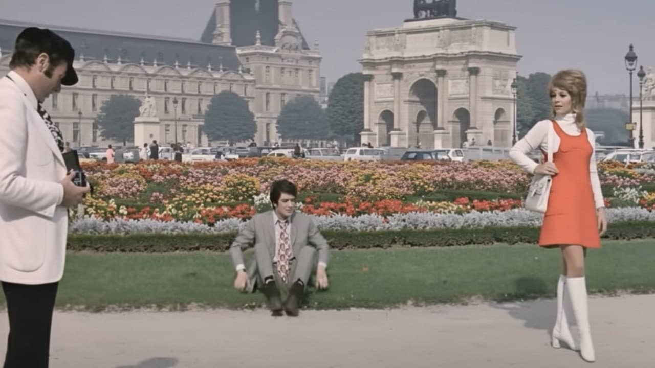 Kezban in Paris backdrop