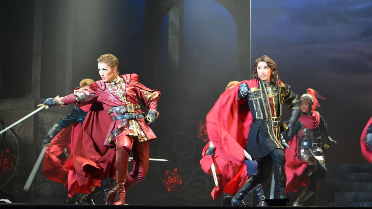 Prince of Roses -The Man Led by the Crown- backdrop