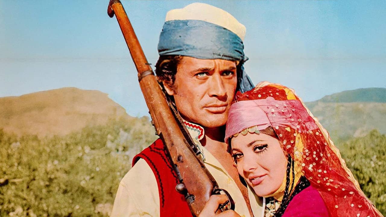 Ala Geyik backdrop