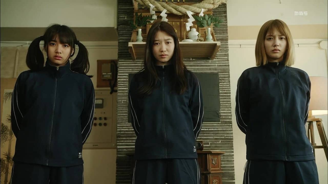 Back Street Girls: Gokudoruzu backdrop