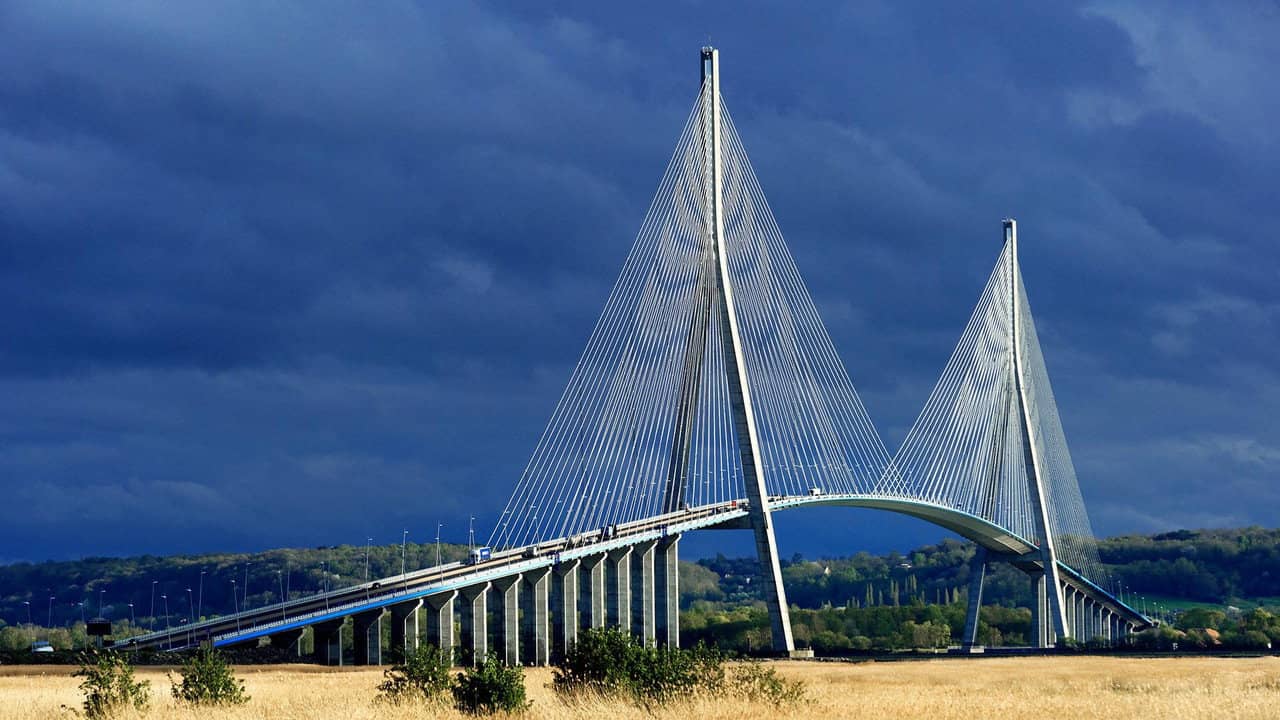 Le Pont de Normandie, un chantier hors norme backdrop