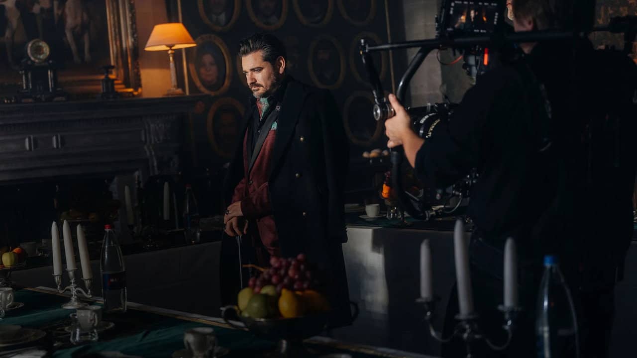 Zrádci - Behind the Scenes backdrop