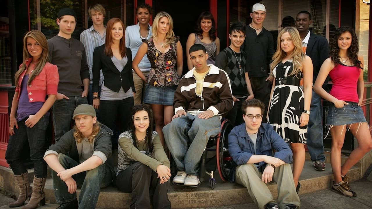 Degrassi: Minis backdrop