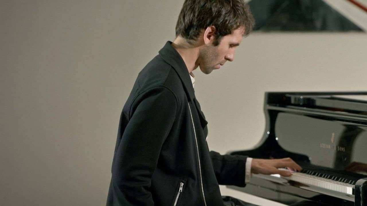 Alexandre Kantorow - A Pianist Through and Through backdrop