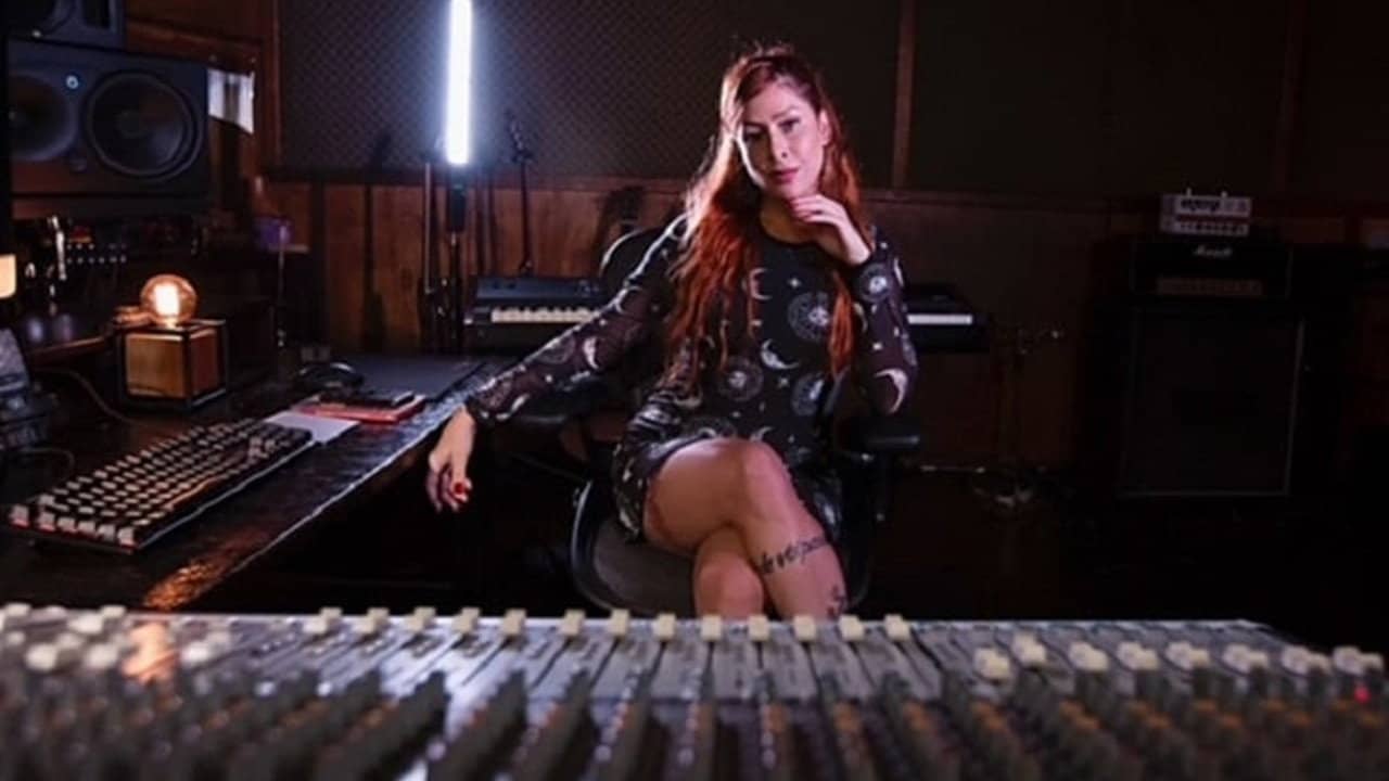 Pitty: Casulo Musical backdrop
