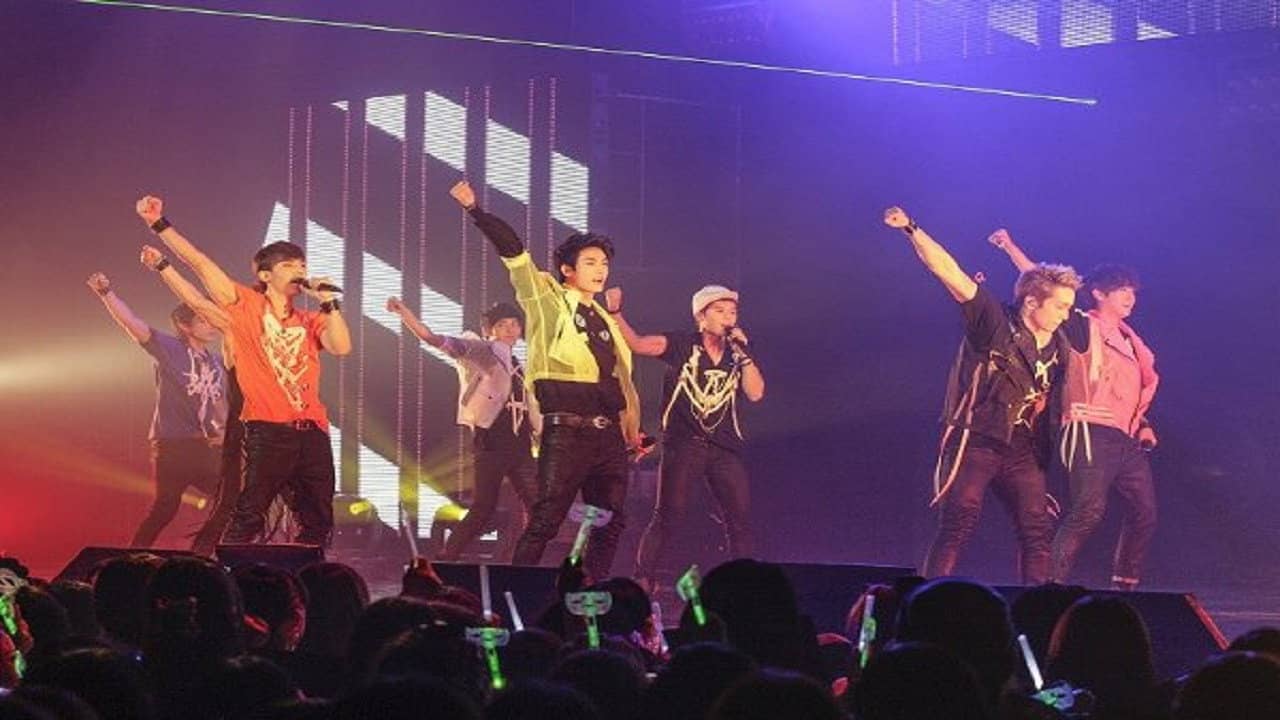 ZE:A PHOENIX LIVE TOUR 2012 backdrop