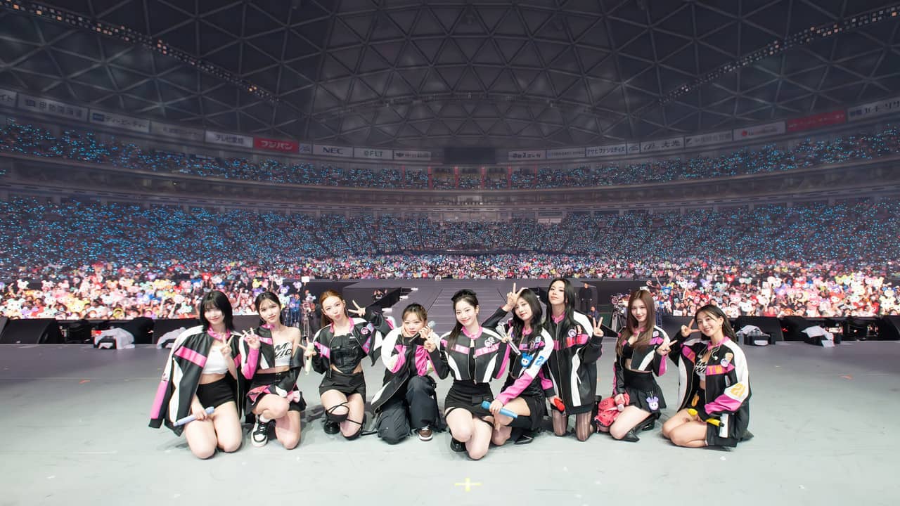 TWICE 5TH WORLD TOUR 'READY TO BE' in JAPAN backdrop