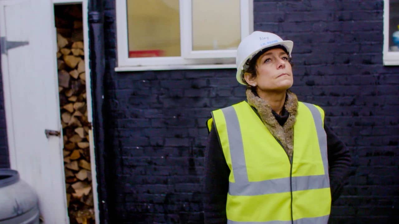 Alex Polizzi: My Hotel Nightmare backdrop