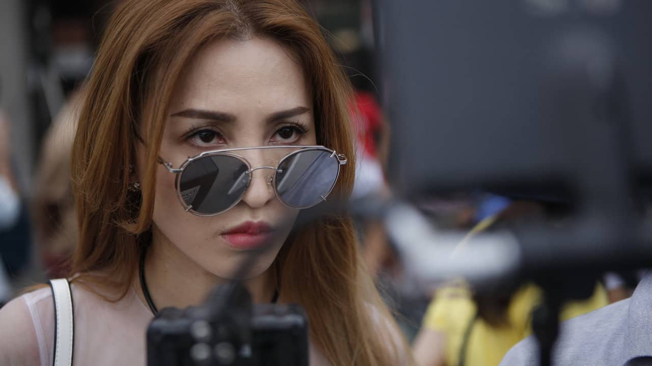 Lộ Mặt backdrop