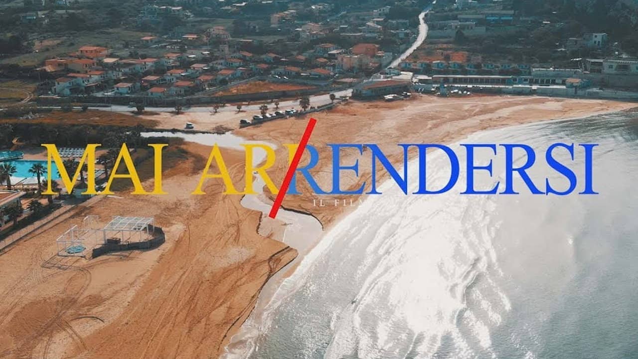 Mai arrendersi backdrop