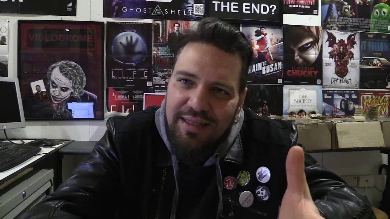 Ancora Uno backdrop