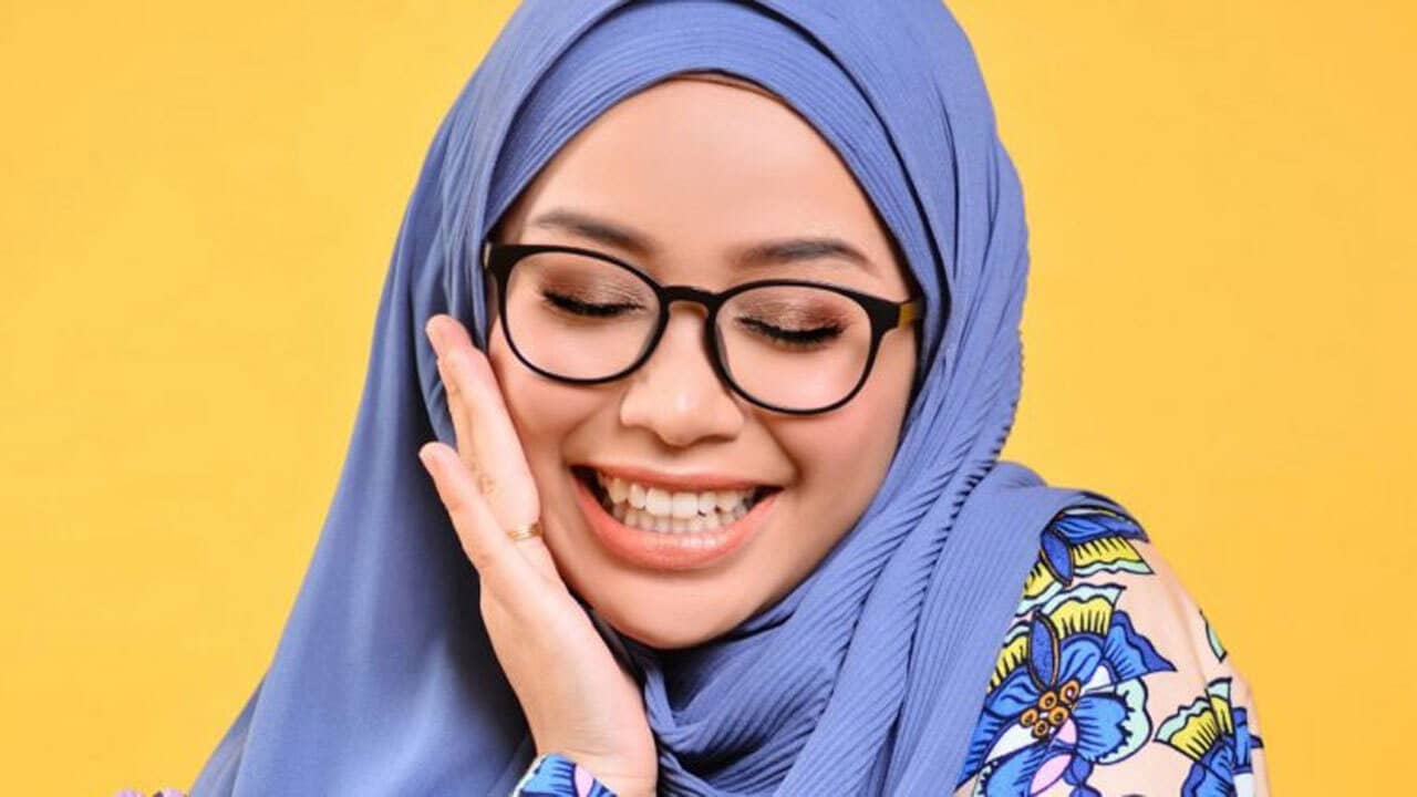 Aku, Bunga backdrop