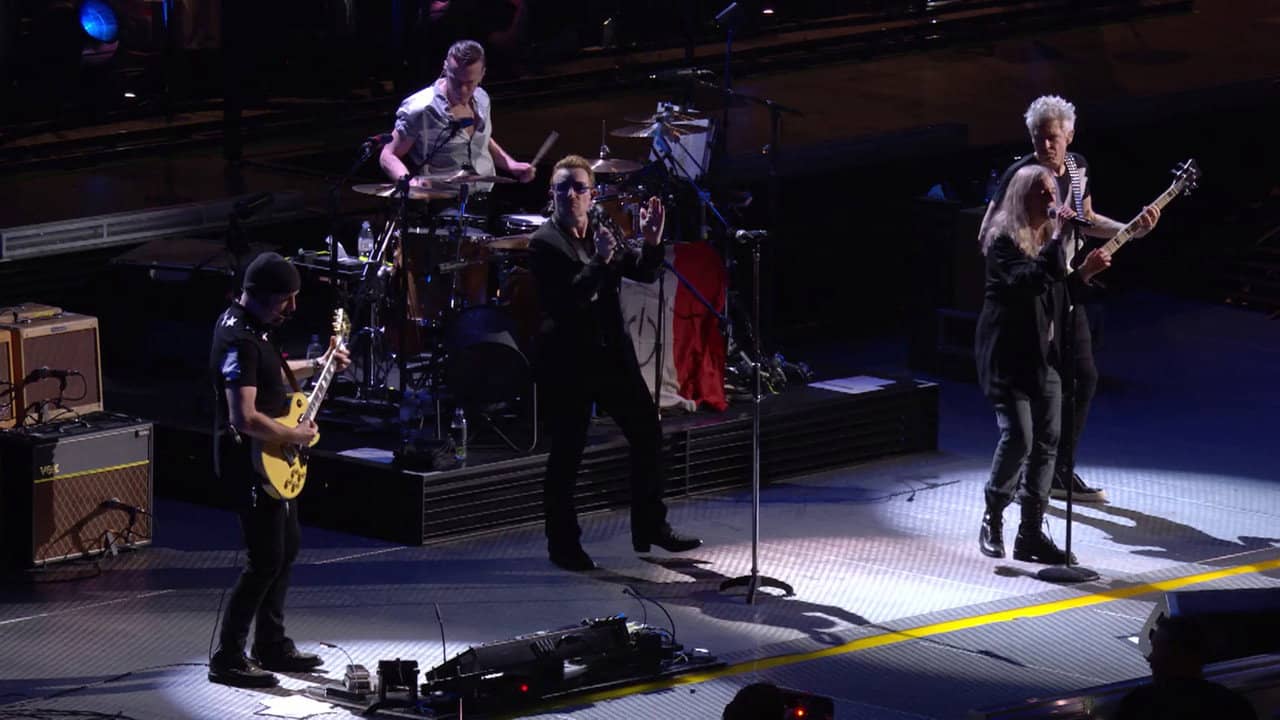 U2: iNNOCENCE + eXPERIENCE Live in Paris - 06/12/2015 backdrop