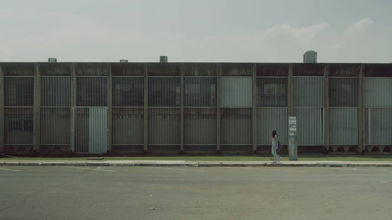Return backdrop