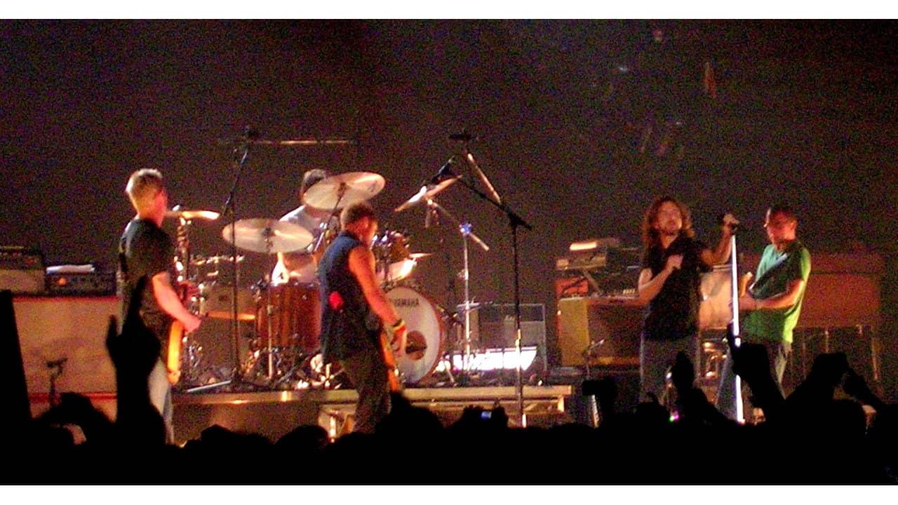 Pearl Jam: Bologna 2006 backdrop
