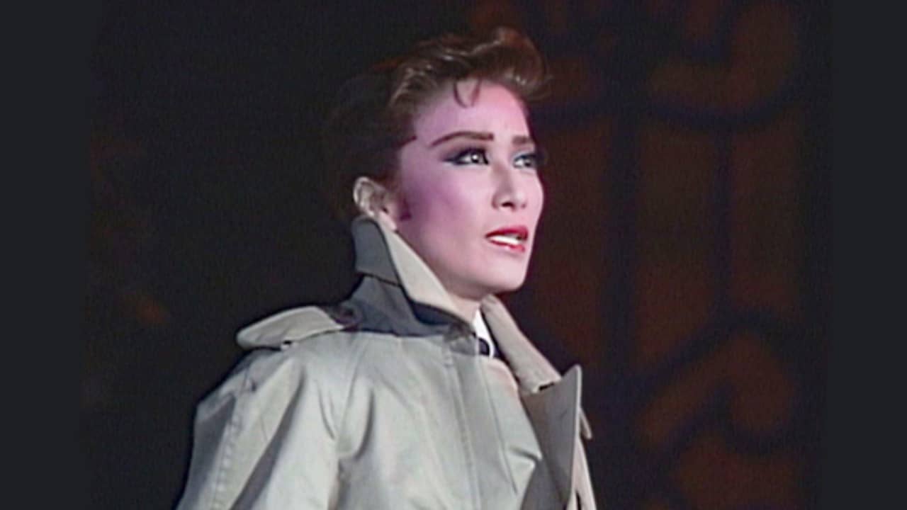 In the Amber-Hued Rain / Je t’aime backdrop