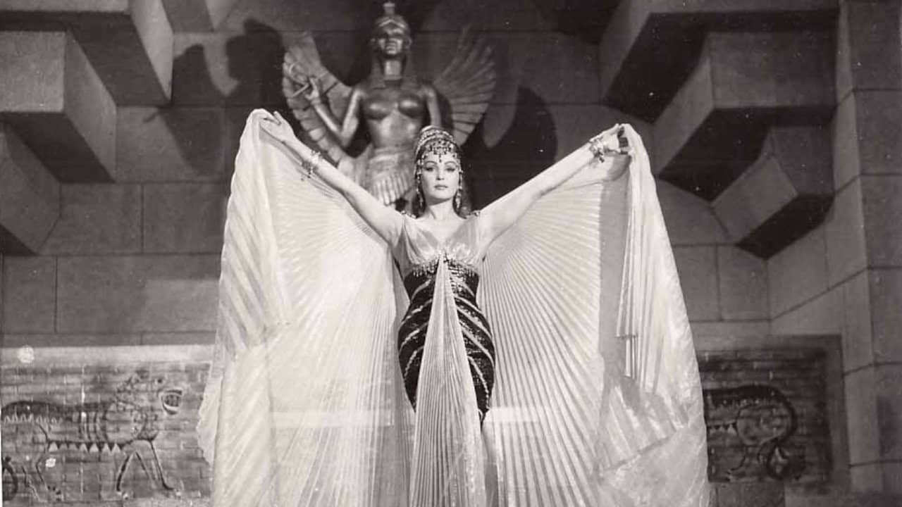 Hero of Babylon backdrop