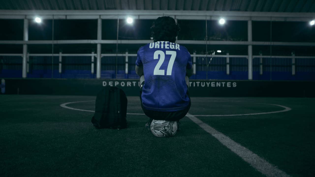 Dentro de Líneas backdrop