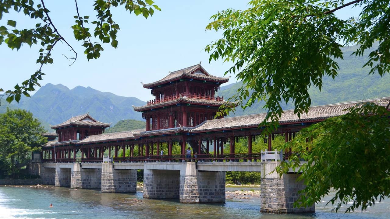 Geheimnisse Asiens - Die schönsten Nationalparks backdrop