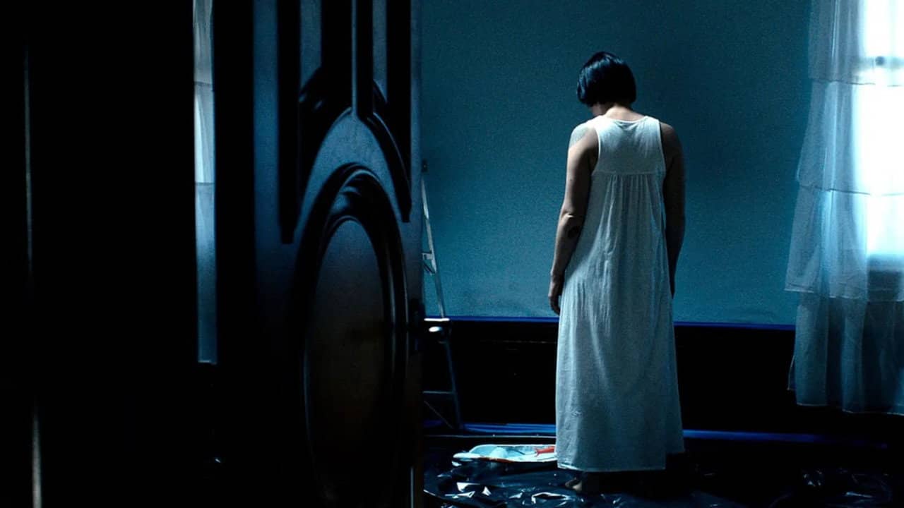 Restraint backdrop