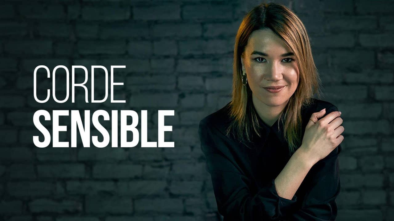 Corde sensible backdrop