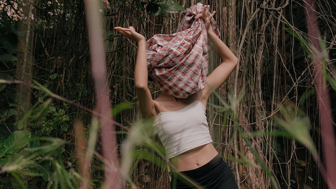 Sarung backdrop