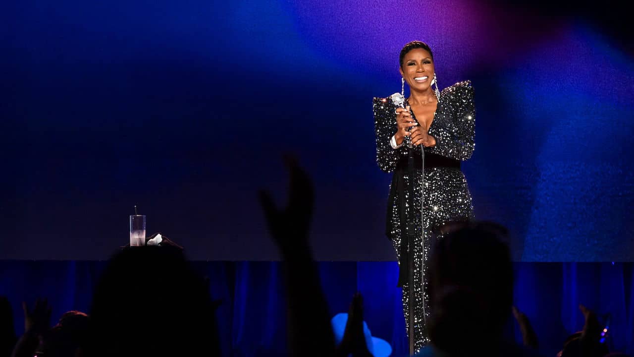Sommore: Chandelier Fly backdrop