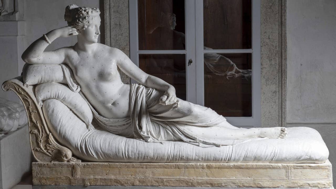 Canova backdrop