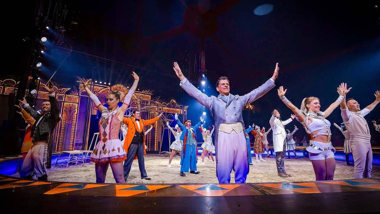Circus Krone - Manege mit Geschichte backdrop