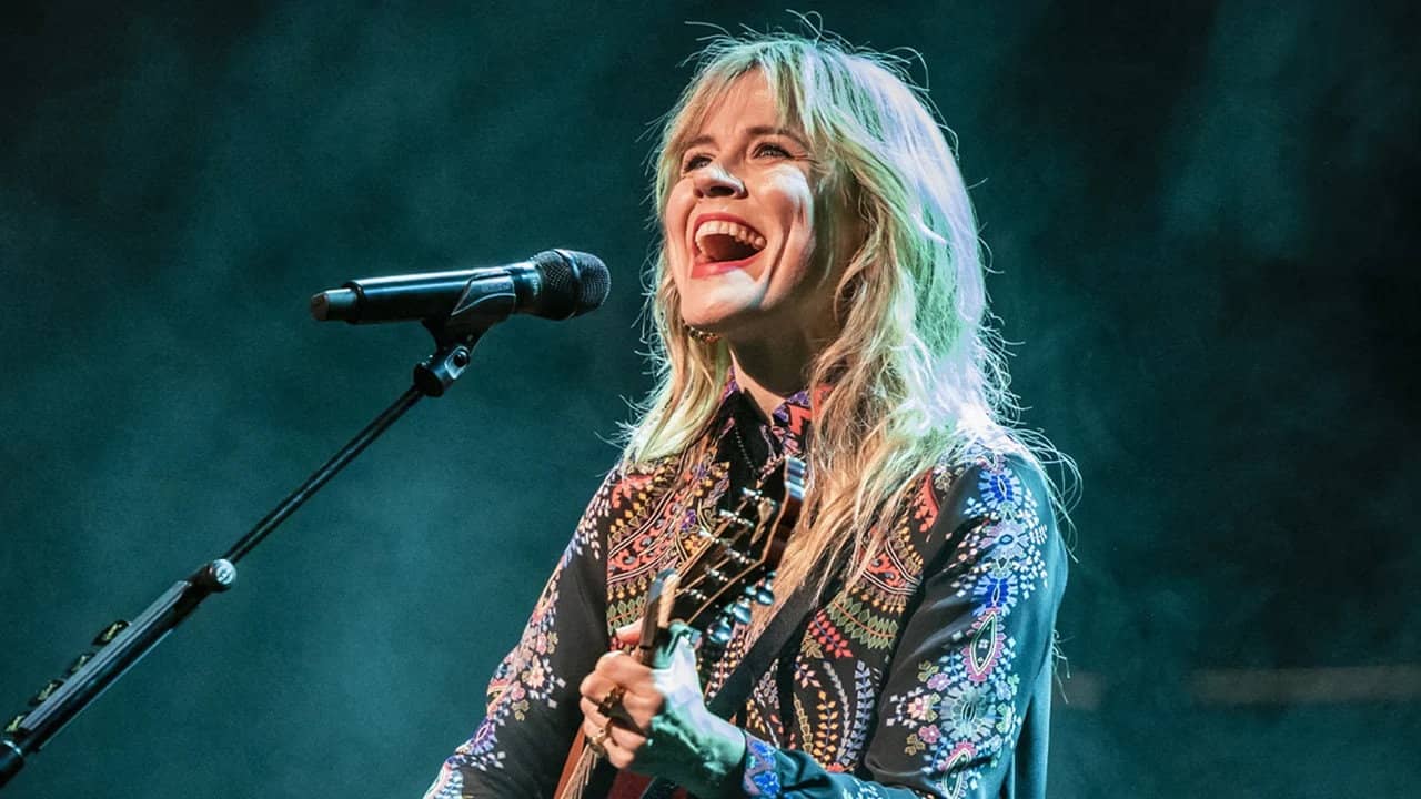 Ilse DeLange - Live In Ahoy backdrop